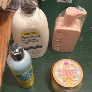 Aveeno Skin Relief Moisturizing Lotion - White